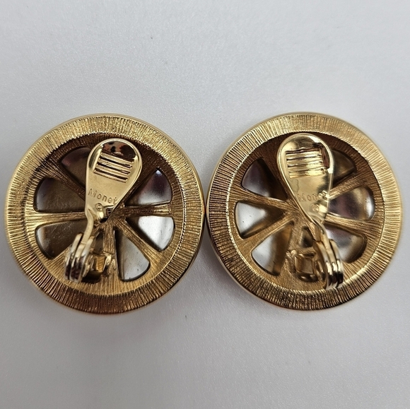 VINTAGE Monet Two-Tone Dome Round Button Silver Gold Clip-On Earrings Signed - Picture 4 of 5